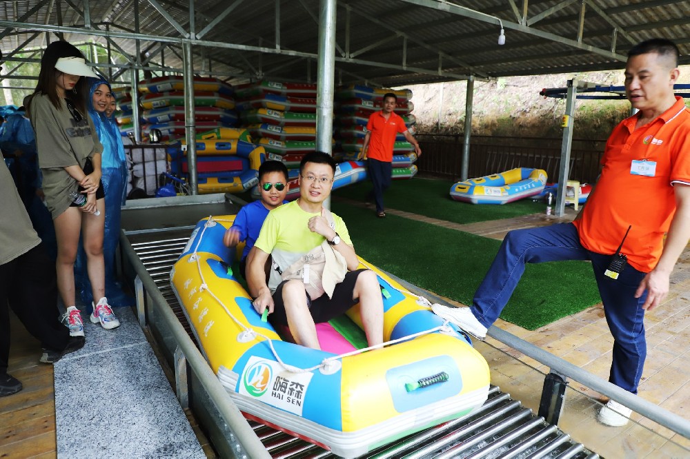 大小肖总的森林漂流