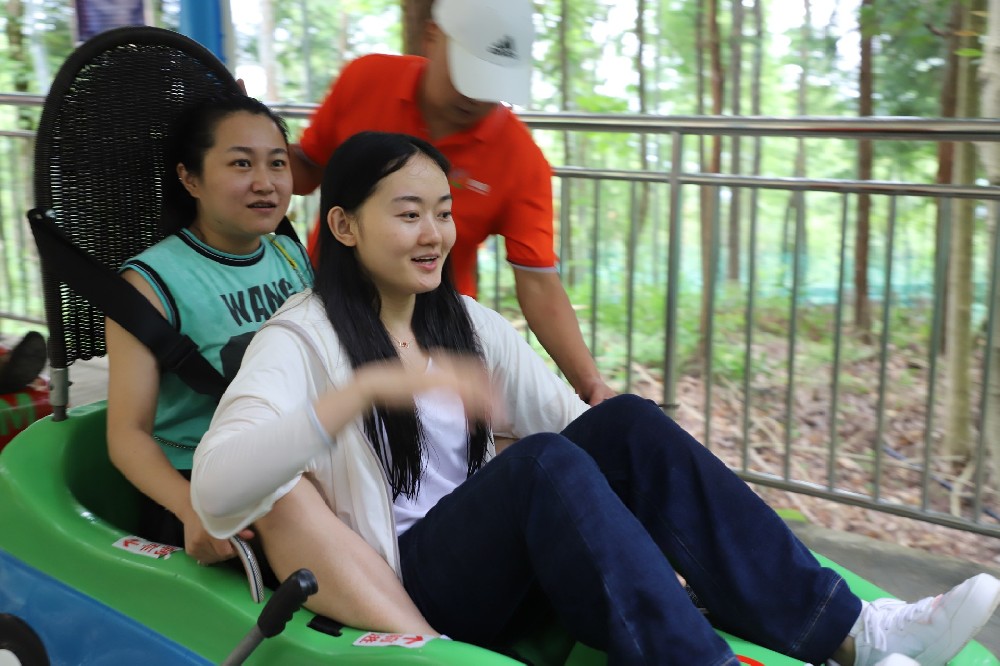 穿山越林过山车